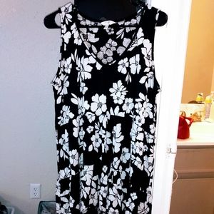 Black & white Floral Blouse